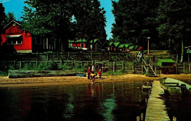 Northern Nights Resort (Crists Forest View Resort) - Vintage Postcard (newer photo)
